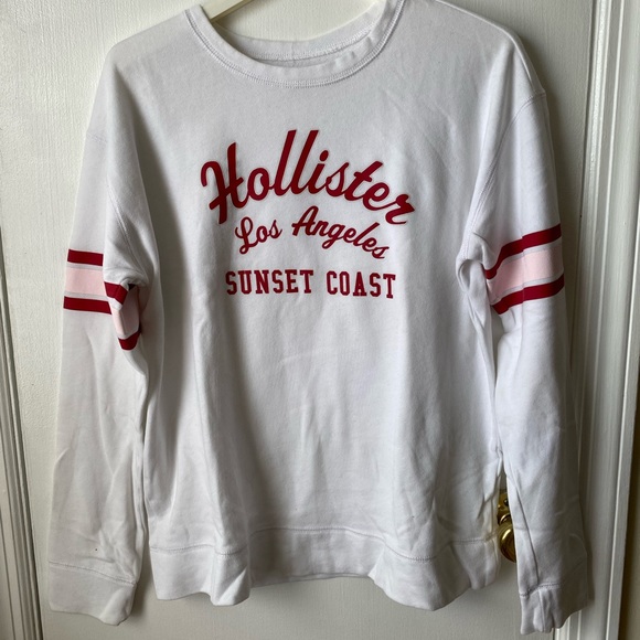 Hollister Women’s Crewneck Sweatshirt - Picture 1 of 6